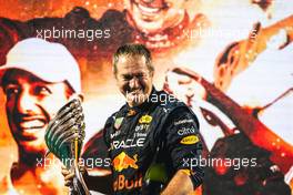 Olaf Janssen (ZAF) Red Bull Racing Trackside Infrastructure Group Leader celebrates on the podium. 20.11.2022. Formula 1 World Championship, Rd 22, Abu Dhabi Grand Prix, Yas Marina Circuit, Abu Dhabi, Race Day.