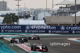 Kevin Magnussen (DEN) Haas VF-22. 20.11.2022. Formula 1 World Championship, Rd 22, Abu Dhabi Grand Prix, Yas Marina Circuit, Abu Dhabi, Race Day.
