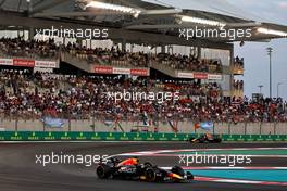 Max Verstappen (NLD) Red Bull Racing RB18. 20.11.2022. Formula 1 World Championship, Rd 22, Abu Dhabi Grand Prix, Yas Marina Circuit, Abu Dhabi, Race Day.