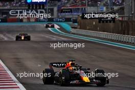 Max Verstappen (NLD) Red Bull Racing RB18. 20.11.2022. Formula 1 World Championship, Rd 22, Abu Dhabi Grand Prix, Yas Marina Circuit, Abu Dhabi, Race Day.