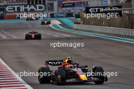 Sergio Perez (MEX) Red Bull Racing RB18. 20.11.2022. Formula 1 World Championship, Rd 22, Abu Dhabi Grand Prix, Yas Marina Circuit, Abu Dhabi, Race Day.