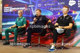 (L to R): Mike Krack (LUX) Aston Martin F1 Team, Team Principal; Christian Horner (GBR) Red Bull Racing Team Principal; and Laurent Rossi (FRA) Alpine Chief Executive Office, in the FIA Press Conference. 19.11.2022. Formula 1 World Championship, Rd 22, Abu Dhabi Grand Prix, Yas Marina Circuit, Abu Dhabi, Qualifying Day.