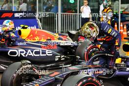 Max Verstappen (NLD) Red Bull Racing RB18 in qualifying parc ferme. 19.11.2022. Formula 1 World Championship, Rd 22, Abu Dhabi Grand Prix, Yas Marina Circuit, Abu Dhabi, Qualifying Day.