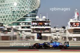 Alexander Albon (THA) Williams Racing FW44. 19.11.2022. Formula 1 World Championship, Rd 22, Abu Dhabi Grand Prix, Yas Marina Circuit, Abu Dhabi, Qualifying Day.