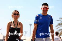 (L to R): Elena Berri (ITA) with her boyfriend Esteban Ocon (FRA) Alpine F1 Team. 19.11.2022. Formula 1 World Championship, Rd 22, Abu Dhabi Grand Prix, Yas Marina Circuit, Abu Dhabi, Qualifying Day.