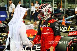 (L to R): Mohammed Bin Sulayem (UAE) FIA President with Charles Leclerc (MON) Ferrari in qualifying parc ferme. 19.11.2022. Formula 1 World Championship, Rd 22, Abu Dhabi Grand Prix, Yas Marina Circuit, Abu Dhabi, Qualifying Day.
