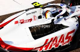 Mick Schumacher (GER) Haas VF-22. 19.11.2022. Formula 1 World Championship, Rd 22, Abu Dhabi Grand Prix, Yas Marina Circuit, Abu Dhabi, Qualifying Day.