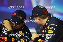 (L to R): Sergio Perez (MEX) Red Bull Racing and Max Verstappen (NLD) Red Bull Racing in the post qualifying FIA Press Conference. 19.11.2022. Formula 1 World Championship, Rd 22, Abu Dhabi Grand Prix, Yas Marina Circuit, Abu Dhabi, Qualifying Day.