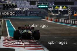 Lewis Hamilton (GBR), Mercedes AMG F1   19.11.2022. Formula 1 World Championship, Rd 22, Abu Dhabi Grand Prix, Yas Marina Circuit, Abu Dhabi, Qualifying Day.