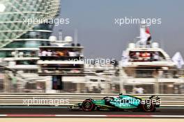 Sebastian Vettel (GER) Aston Martin F1 Team AMR22. 19.11.2022. Formula 1 World Championship, Rd 22, Abu Dhabi Grand Prix, Yas Marina Circuit, Abu Dhabi, Qualifying Day.