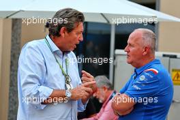 (L to R): Gerard Neveu (FRA) CEO Le Mans Esport Series with Philippe Sinault, Alpine Endurance Team, Team Principal. 19.11.2022. Formula 1 World Championship, Rd 22, Abu Dhabi Grand Prix, Yas Marina Circuit, Abu Dhabi, Qualifying Day.