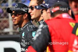 Lewis Hamilton (GBR) Mercedes AMG F1 and George Russell (GBR) Mercedes AMG F1 at the drivers end of season group photograph. 20.11.2022. Formula 1 World Championship, Rd 22, Abu Dhabi Grand Prix, Yas Marina Circuit, Abu Dhabi, Race Day.