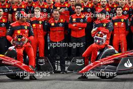 (L to R): Carlos Sainz Jr (ESP) Ferrari and Charles Leclerc (MON) Ferrari at a team photograph. 17.11.2022. Formula 1 World Championship, Rd 22, Abu Dhabi Grand Prix, Yas Marina Circuit, Abu Dhabi, Preparation Day.