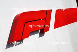 F1 logo. 17.11.2022. Formula 1 World Championship, Rd 22, Abu Dhabi Grand Prix, Yas Marina Circuit, Abu Dhabi, Preparation Day.