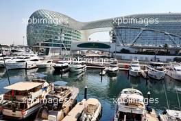 Circuit atmosphere - the Marina. 17.11.2022. Formula 1 World Championship, Rd 22, Abu Dhabi Grand Prix, Yas Marina Circuit, Abu Dhabi, Preparation Day.
