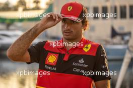 Carlos Sainz Jr (ESP) Ferrari. 17.11.2022. Formula 1 World Championship, Rd 22, Abu Dhabi Grand Prix, Yas Marina Circuit, Abu Dhabi, Preparation Day.