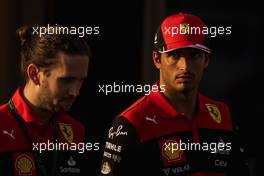 Carlos Sainz Jr (ESP) Ferrari. 17.11.2022. Formula 1 World Championship, Rd 22, Abu Dhabi Grand Prix, Yas Marina Circuit, Abu Dhabi, Preparation Day.
