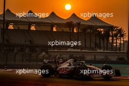 Nico Hulkenberg (GER) Haas VF-22. 22.11.2022. Formula 1 Testing, Yas Marina Circuit, Abu Dhabi, Tuesday.