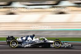 Nyck de Vries (NLD) Alpha Tauri  22.11.2022. Formula 1 Testing, Yas Marina Circuit, Abu Dhabi, Tuesday.