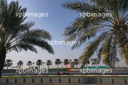 Liam Lawson (NZL) Red Bull Racing RB18 Test Driver. 22.11.2022. Formula 1 Testing, Yas Marina Circuit, Abu Dhabi, Tuesday.