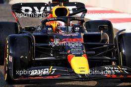 Liam Lawson (NZL) Red Bull Racing RB18 Test Driver. 22.11.2022. Formula 1 Testing, Yas Marina Circuit, Abu Dhabi, Tuesday.