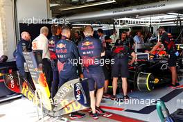 Max Verstappen (NLD) Red Bull Racing RB18 in the pits. 21.10.2022. Formula 1 World Championship, Rd 19, United States Grand Prix, Austin, Texas, USA, Practice Day.