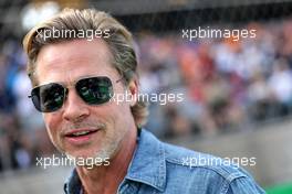 Brad Pitt (USA) Actor on the grid. 23.10.2022. Formula 1 World Championship, Rd 19, United States Grand Prix, Austin, Texas, USA, Race Day.
