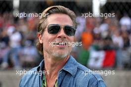 Brad Pitt (USA) Actor on the grid. 23.10.2022. Formula 1 World Championship, Rd 19, United States Grand Prix, Austin, Texas, USA, Race Day.