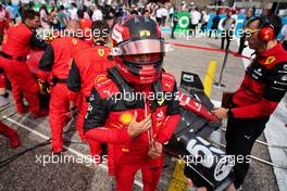 Carlos Sainz Jr (ESP) Ferrari on the grid. 23.10.2022. Formula 1 World Championship, Rd 19, United States Grand Prix, Austin, Texas, USA, Race Day.
