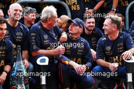(L to R): Adrian Newey (GBR) Red Bull Racing Chief Technical Officer; Dr Helmut Marko (AUT) Red Bull Motorsport Consultant; Max Verstappen (NLD) Red Bull Racing; and Christian Horner (GBR) Red Bull Racing Team Principal celebrate winning the Constructors' World Championship with the team. 23.10.2022. Formula 1 World Championship, Rd 19, United States Grand Prix, Austin, Texas, USA, Race Day.