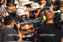 Race winner Max Verstappen (NLD) Red Bull Racing celebrates with the team in parc ferme. 23.10.2022. Formula 1 World Championship, Rd 19, United States Grand Prix, Austin, Texas, USA, Race Day.