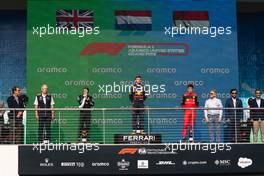 The podium (L to R): Dr Helmut Marko (AUT) Red Bull Motorsport Consultant; Lewis Hamilton (GBR) Mercedes AMG F1, second; Max Verstappen (NLD) Red Bull Racing, race winner; Charles Leclerc (MON) Ferrari, third. 23.10.2022. Formula 1 World Championship, Rd 19, United States Grand Prix, Austin, Texas, USA, Race Day.
