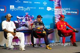 (L to R): Lewis Hamilton (GBR) Mercedes AMG F1; Max Verstappen (NLD) Red Bull Racing; and Charles Leclerc (MON) Ferrari, in the post race FIA Press Conference. 23.10.2022. Formula 1 World Championship, Rd 19, United States Grand Prix, Austin, Texas, USA, Race Day.