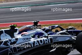 (L to R): Yuki Tsunoda (JPN) AlphaTauri AT03 and Alexander Albon (THA) Williams Racing FW44 battle for position. 23.10.2022. Formula 1 World Championship, Rd 19, United States Grand Prix, Austin, Texas, USA, Race Day.