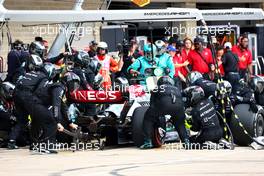 George Russell (GBR) Mercedes AMG F1 W13 pit stop. 23.10.2022. Formula 1 World Championship, Rd 19, United States Grand Prix, Austin, Texas, USA, Race Day.