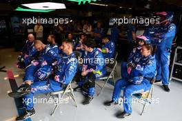 Alpine mechanics in the garage. 23.10.2022. Formula 1 World Championship, Rd 19, United States Grand Prix, Austin, Texas, USA, Race Day.