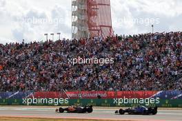 Daniel Ricciardo (AUS) McLaren MCL36 leads Alexander Albon (THA) Williams Racing FW44. 23.10.2022. Formula 1 World Championship, Rd 19, United States Grand Prix, Austin, Texas, USA, Race Day.
