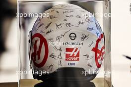A Haas F1 Team helmet with multiple signatures in tribute to team colleague Harvey Cook. 22.10.2022. Formula 1 World Championship, Rd 19, United States Grand Prix, Austin, Texas, USA, Qualifying Day.