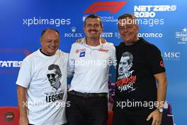 (L to R): Frederic Vasseur (FRA) Alfa Romeo F1 Team Team Principal; Guenther Steiner (ITA) Haas F1 Team Prinicipal; and Mario Isola (ITA) Pirelli Racing Manager in the FIA Press Conference. 22.10.2022. Formula 1 World Championship, Rd 19, United States Grand Prix, Austin, Texas, USA, Qualifying Day.
