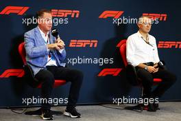 (L to R): Burke Magnus (USA)  ESPN President, Programming and Original Content, with Stefano Domenicali (ITA) Formula One President and CEO - renewal of ESPN partnership with F1. 22.10.2022. Formula 1 World Championship, Rd 19, United States Grand Prix, Austin, Texas, USA, Qualifying Day.