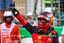 Carlos Sainz Jr (ESP) Ferrari celebrates his pole position in qualifying parc ferme. 22.10.2022. Formula 1 World Championship, Rd 19, United States Grand Prix, Austin, Texas, USA, Qualifying Day.