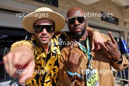 (L to R): DJ Cassidy (USA) DJ and Wyclef Jean, Rapper, with Williams Racing. 22.10.2022. Formula 1 World Championship, Rd 19, United States Grand Prix, Austin, Texas, USA, Qualifying Day.