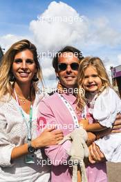 Andy Soucek (AUT) / (ESP) Racing Driver, with his wife Carla Stipek and their daughter. 23.10.2022. Formula 1 World Championship, Rd 19, United States Grand Prix, Austin, Texas, USA, Race Day.