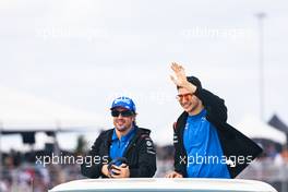 (L to R): Fernando Alonso (ESP) Alpine F1 Team and team mate Esteban Ocon (FRA) Alpine F1 Team on the drivers parade. 23.10.2022. Formula 1 World Championship, Rd 19, United States Grand Prix, Austin, Texas, USA, Race Day.