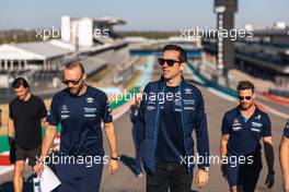 Nicholas Latifi (CDN) Williams Racing walks the circuit with the team. 20.10.2022. Formula 1 World Championship, Rd 19, United States Grand Prix, Austin, Texas, USA, Preparation Day.