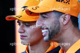 (L to R): Lando Norris (GBR) McLaren and team mate Daniel Ricciardo (AUS) McLaren. 20.10.2022. Formula 1 World Championship, Rd 19, United States Grand Prix, Austin, Texas, USA, Preparation Day.