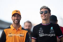 (L to R): Daniel Ricciardo (AUS) McLaren and George Russell (GBR) Mercedes AMG F1. 20.10.2022. Formula 1 World Championship, Rd 19, United States Grand Prix, Austin, Texas, USA, Preparation Day.
