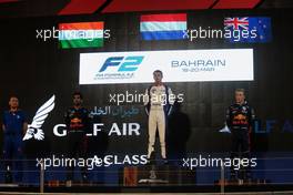 The podium (L to R): Jehan Daruvala (IND) Prema Racing, second; Richard Verschoor (NED) Trident, race winner; Liam Lawson (NZL) Carlin, third. 19.03.2022. FIA Formula 2 Championship, Rd 1, Sprint Race, Sakhir, Bahrain, Saturday.