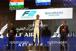 The podium (L to R): Jehan Daruvala (IND) Prema Racing, second; Richard Verschoor (NED) Trident, race winner; Liam Lawson (NZL) Carlin, third. 19.03.2022. FIA Formula 2 Championship, Rd 1, Sprint Race, Sakhir, Bahrain, Saturday.