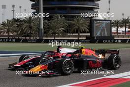 Jehan Daruvala (IND) Prema Racing and Richard Verschoor (NED) Trident battle for position. 20.03.2022. FIA Formula 2 Championship, Rd 1, Feature Race, Sakhir, Bahrain, Sunday.